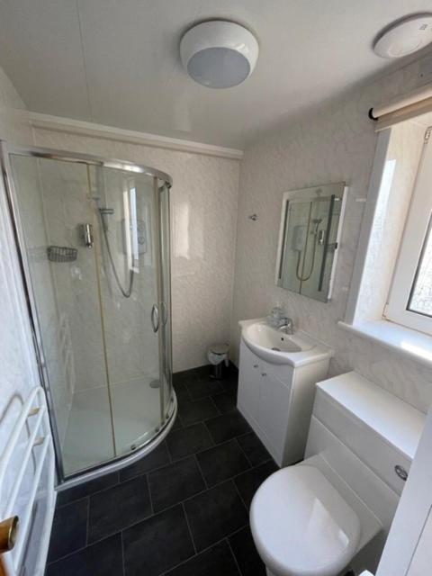 אורקני Royal Oak Guesthouse מראה חיצוני תמונה