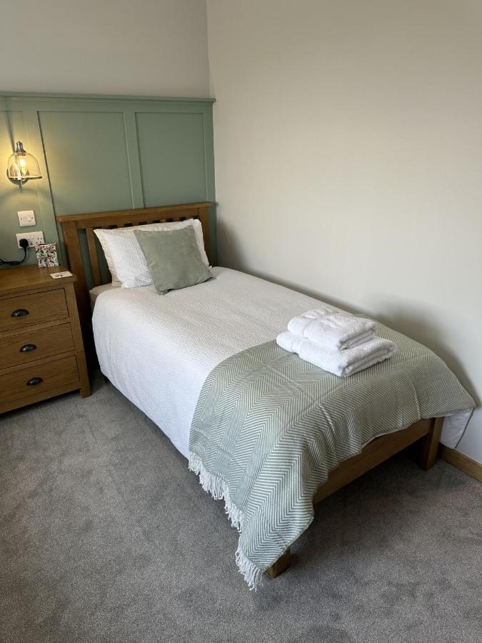 אורקני Royal Oak Guesthouse מראה חיצוני תמונה