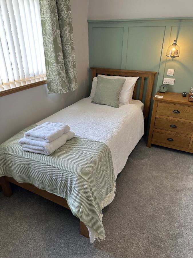 אורקני Royal Oak Guesthouse מראה חיצוני תמונה